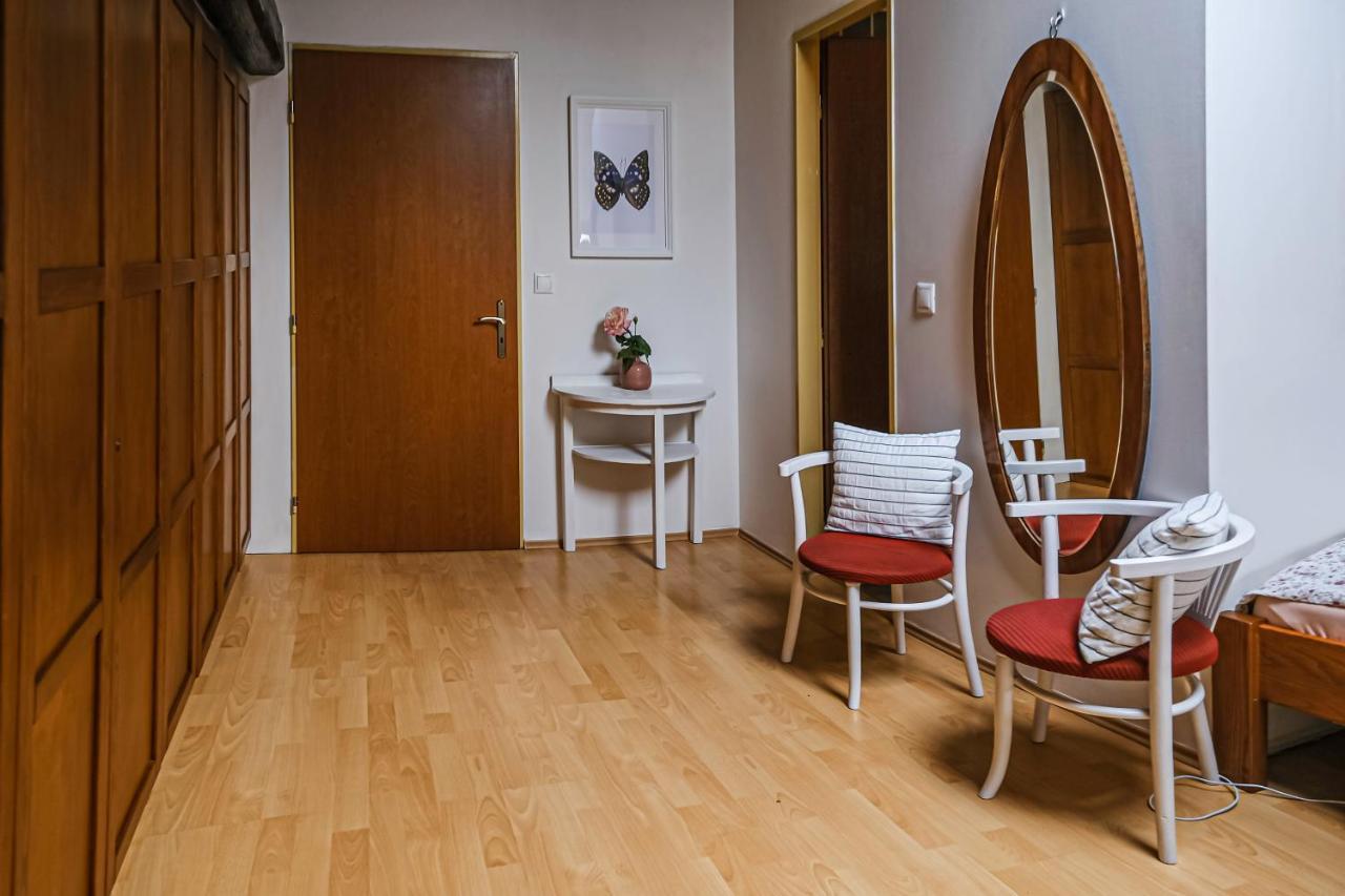 Sklep U Hrabalu Aparthotel Hustopece Ngoại thất bức ảnh