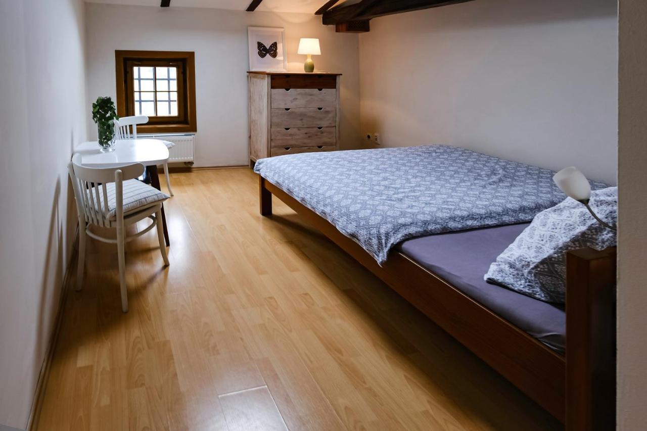 Sklep U Hrabalu Aparthotel Hustopece Ngoại thất bức ảnh