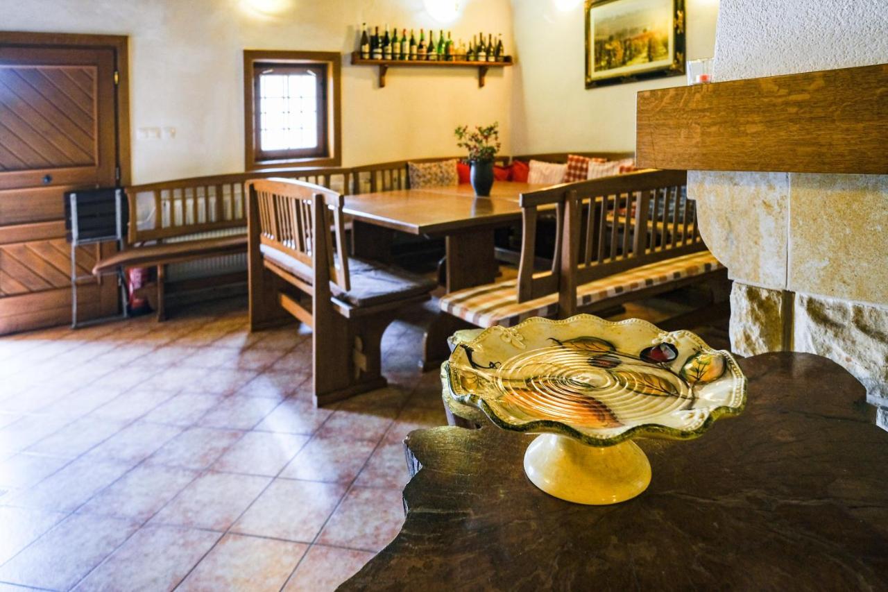 Sklep U Hrabalu Aparthotel Hustopece Ngoại thất bức ảnh